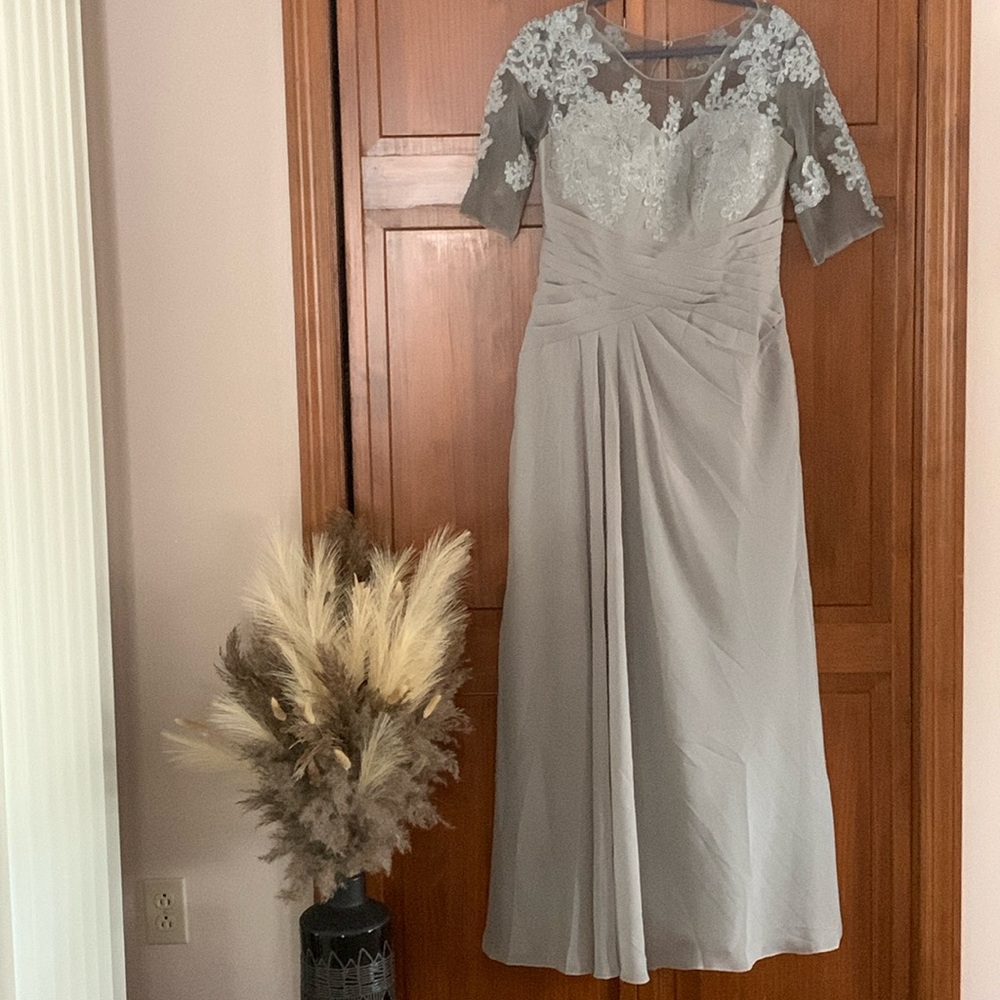 Mother of The Bride/Groom Long Formal Wedding Chiffon Evening Gown Dress